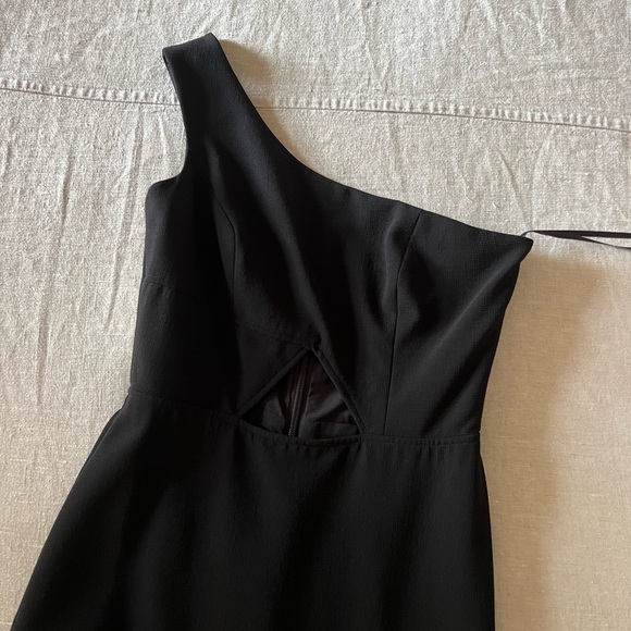 BCBGMaxazria Kauri One Shoulder Cutout Dress Black (size US 06) - Picture 2 of 7